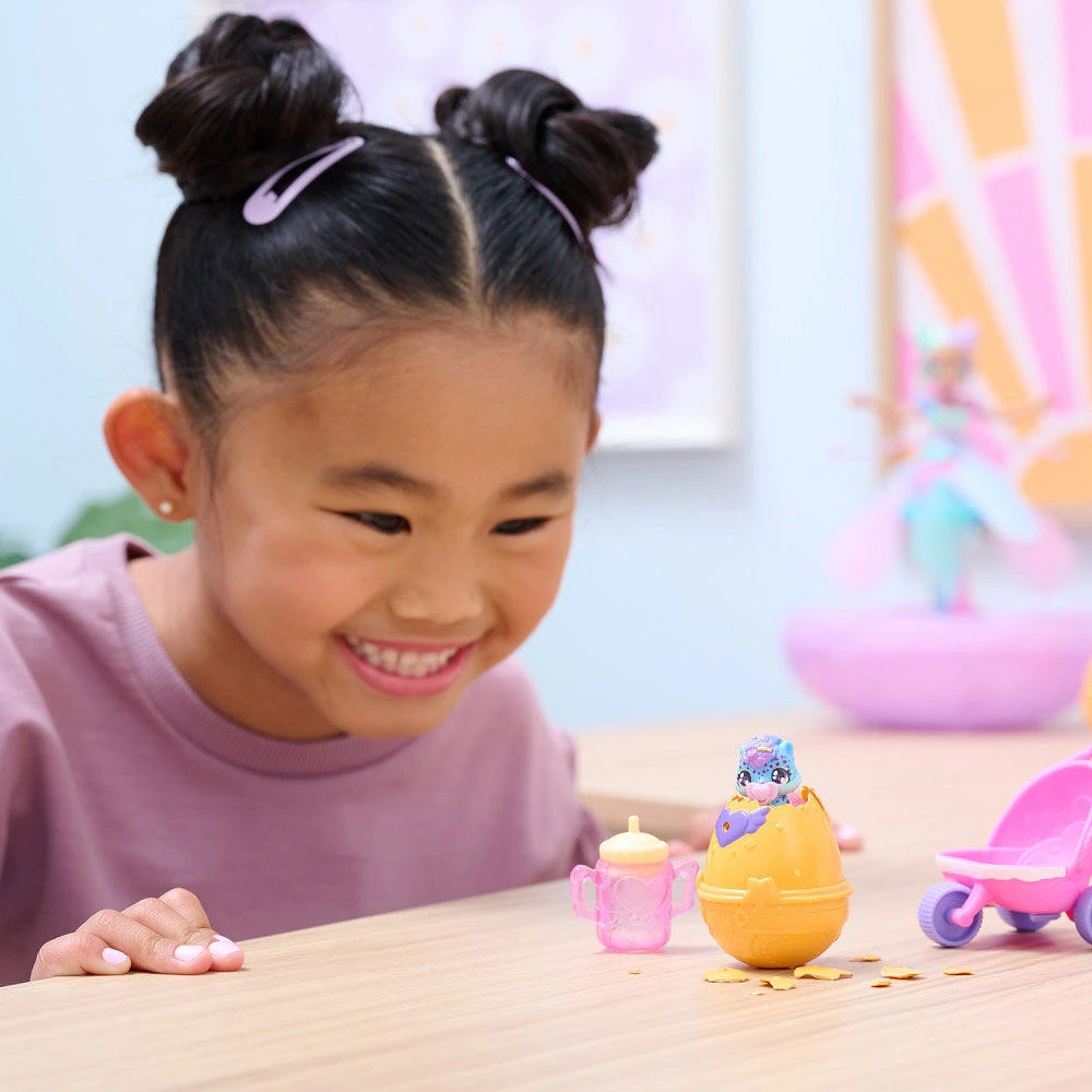 Hatchimals Alive, Hatch N' Stroll Playset avec poussette et 2 mini figurines dans des oeufs qui éclosent tout seuls