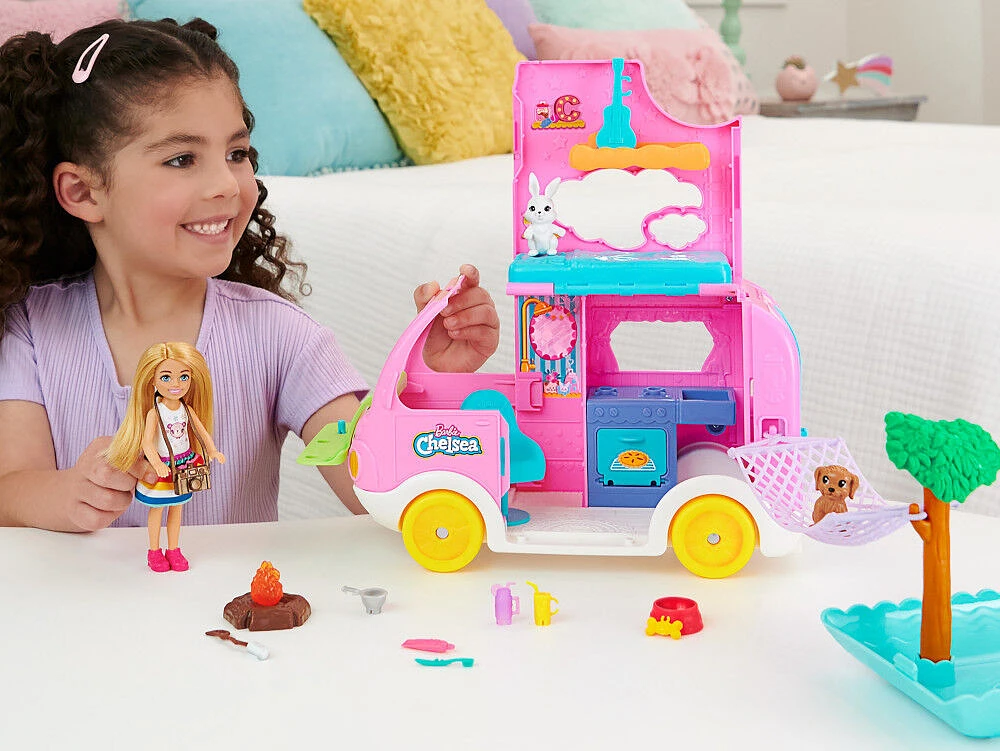 Barbie Chelsea 2-in-1 Camper Playset with Chelsea Small Doll, 2 Pets and 15 Accessories