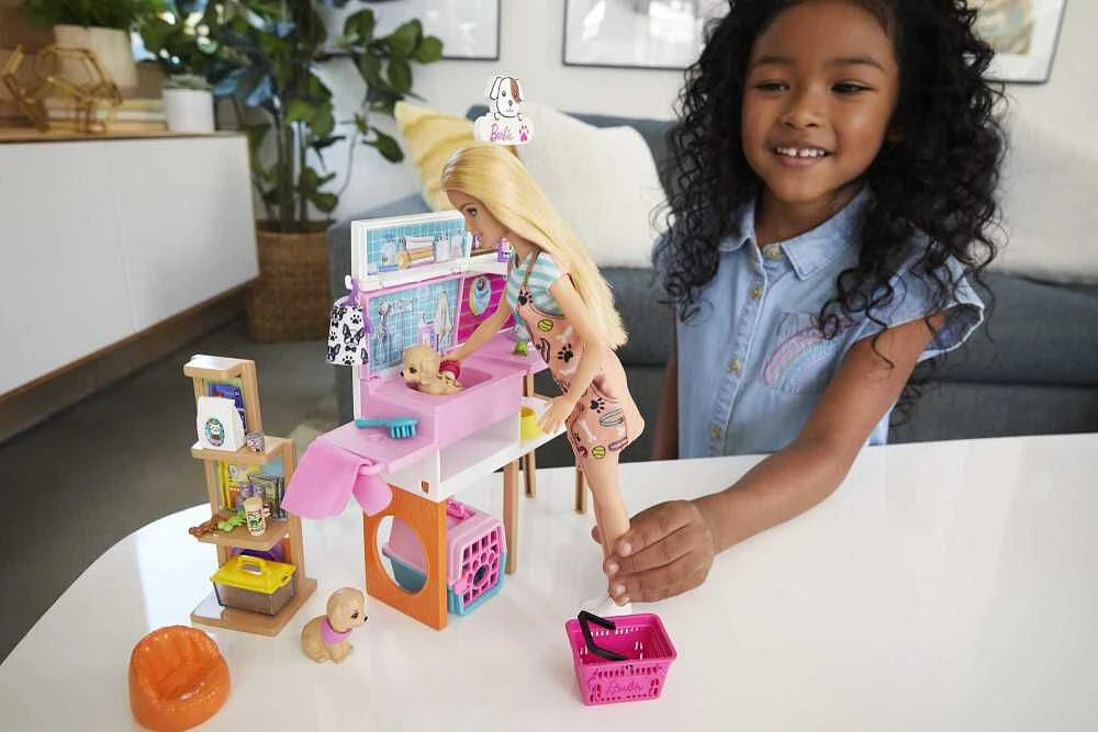 BarbieCoffret poupée et animalerie avec 4animaux et accessoires