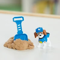 Rubble & Crew, Charger and Wheeler Action Figures Set, with 3 oz of Kinetic Build-It Sand and 2 Hand Held Building Toys