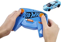 Hot Wheels Véhicule téléguidé 1:64 Rechargeable CorvetteC8