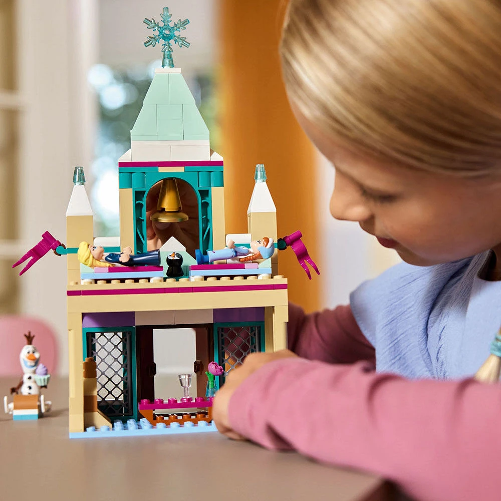 LEGO Disney La Reine des neiges Le château de la Reine des neiges à Arendelle, Ensemble de jeu de construction, Modèle avec minipoupée Elsa 43265