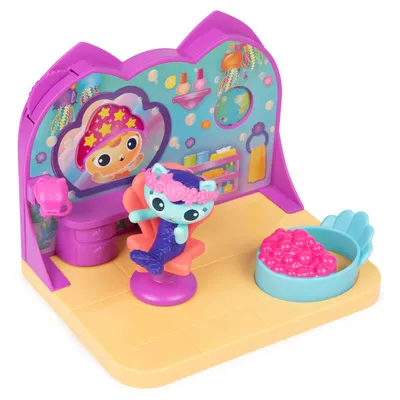 Gabby's Dollhouse, Gabby Girl On-The-Go Travel Set, Pretend Play Travel  Toys, Toy Passport, Toy Phone and Compass Charm, Kids Toys for Girls & Boys  3+