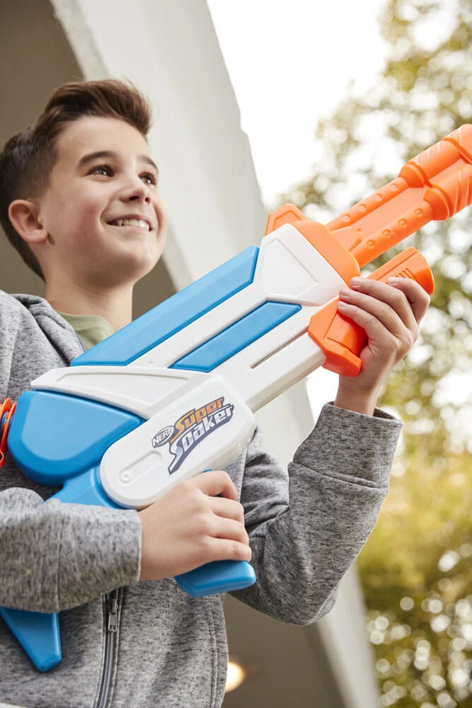 Nerf Super Soaker Twister Water Blaster, 2 Twisting Streams of Water