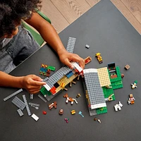 LEGO Minecraft The Red Barn 21187 Building Kit (799 Pieces)