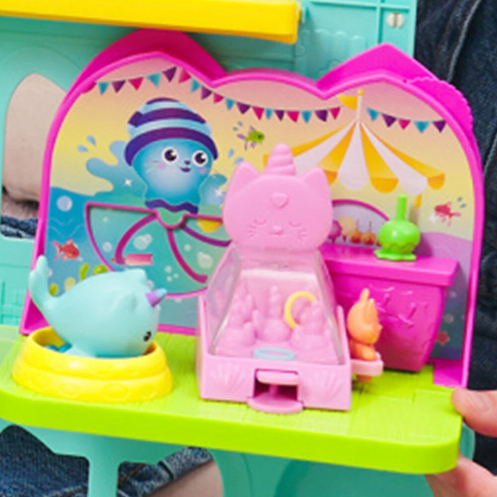 DreamWorks Gabby's Dollhouse Kitty Narwhal's Carnival Room, with Toy Figure, Surprise Toys and Dollhouse Furniture