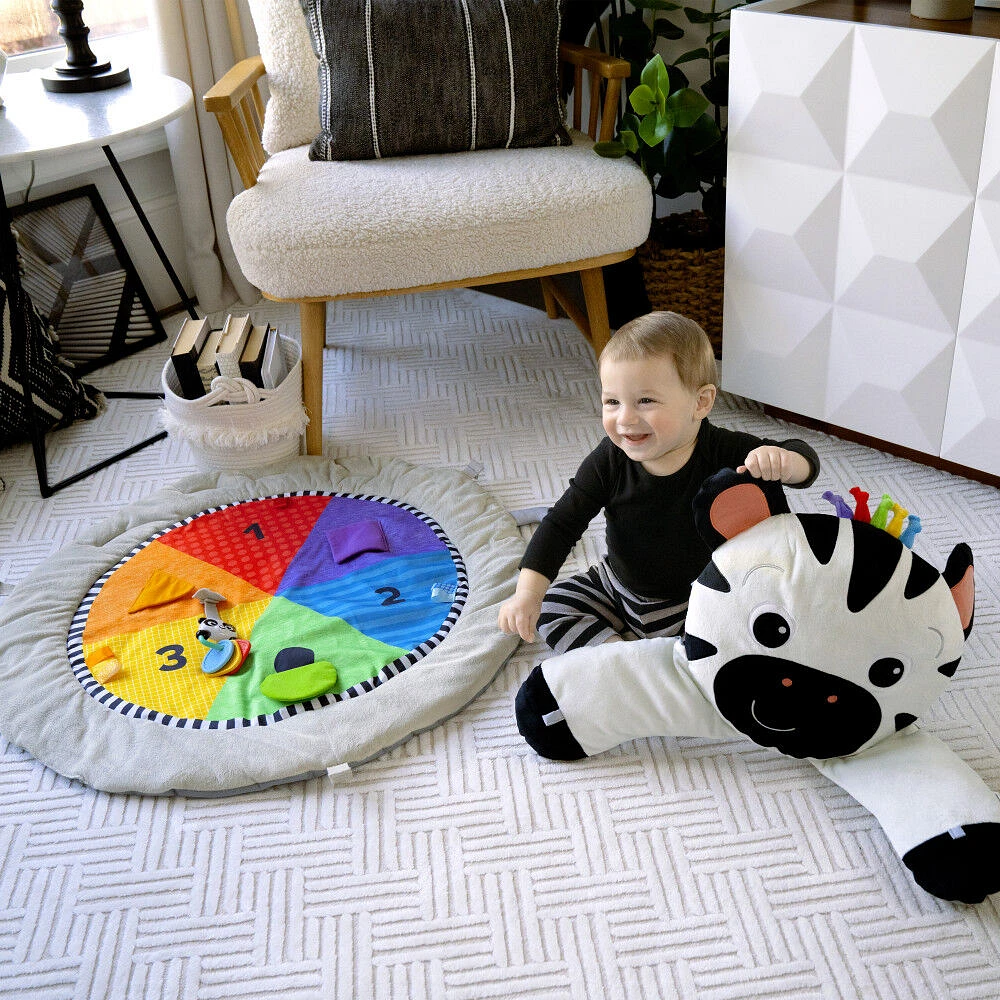 Tapis d'éveil Zen's Activity Milestones Plush Gym de Baby Einstein