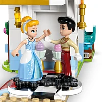 LEGO Disney Le château et la calèche de Cendrillon, Ensemble de construction avec jouet fantastique 43275