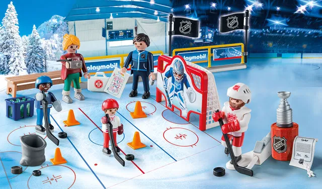 Playmobil - NHL Score Clock with Referees - The Smiley Barn