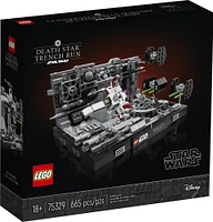 LEGO Star Wars Death Star Trench Run Diorama 75329 Building Kit (665 Pieces)