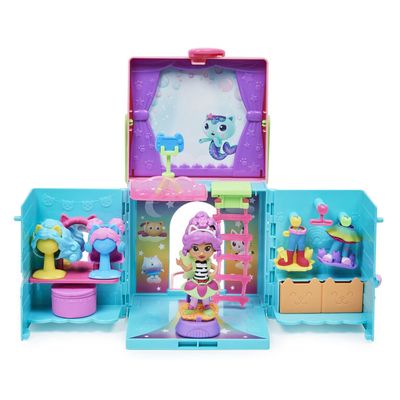 Gabby's Dollhouse, Dress-Up Closet Portable Playset with a Gabby Doll