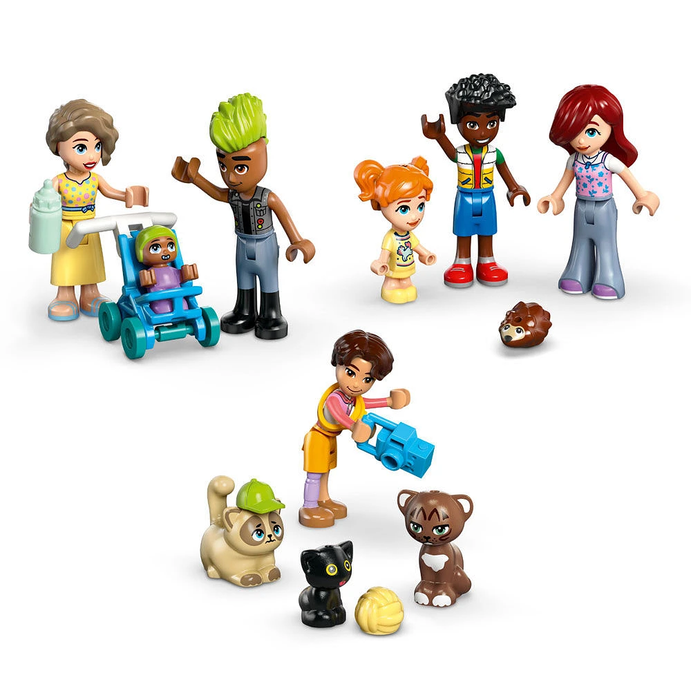 LEGO Friends Les appartements et les boutiques de Heartlake City, Ensemble de modèle, Cadeau pour enfants et adolescents 42670