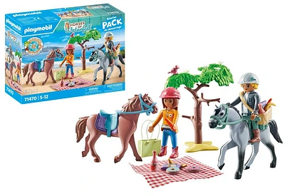 Playmobil - Horseback riding trip to the beach with Amelia and Ben