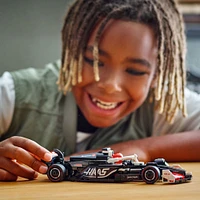 LEGO Speed Champions Voiture de course MoneyGram Haas F1 Team VF-24, Jouet de véhicule et pilote 77250