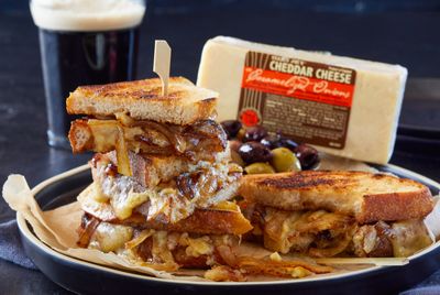 English Cheddar with Caramelized Onions