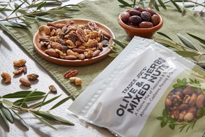 Olive & Herbs Mixed Nuts