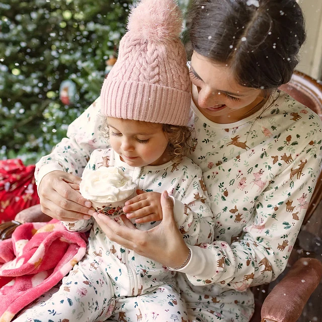 CREAM TWO-PIECES PAJAMA WITH AN ALL OVER PRINT OF GINGERMEN IN SOFT FLEECE, BABY CREAM TWO-PIECES PAJAMA WITH AN ALL OVER PRINT OF GINGERMEN IN SOFT FLEECE, BABY
