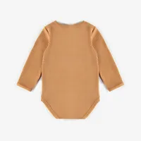 CARAMEL ORGANIC COTTON HENLEY COLLAR BODYSUIT, NEWBORN