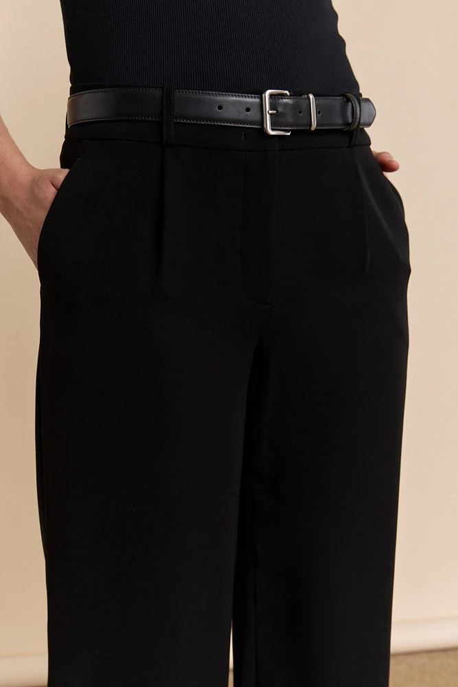Essential leather belt