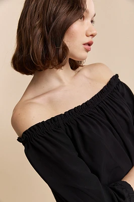 Off-the-shoulder top