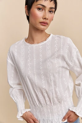 Blouse brodée à fronces