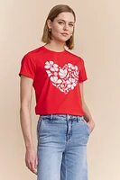 T-shirt rouge avec cœur