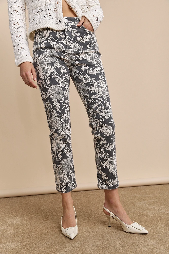 Crop jean with floral print