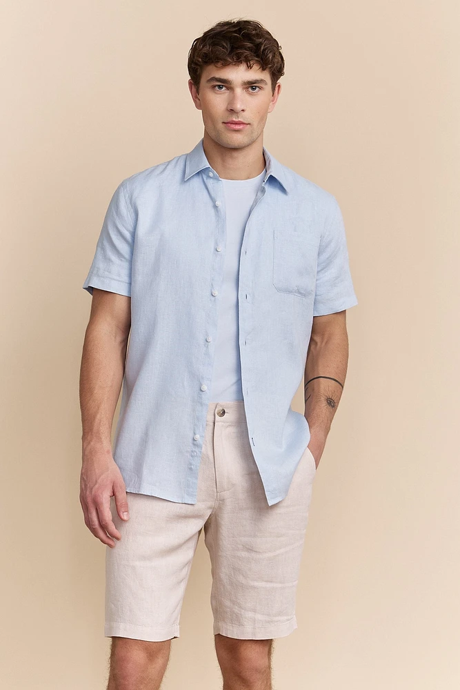 Semi-fitted short sleeve linen shirt