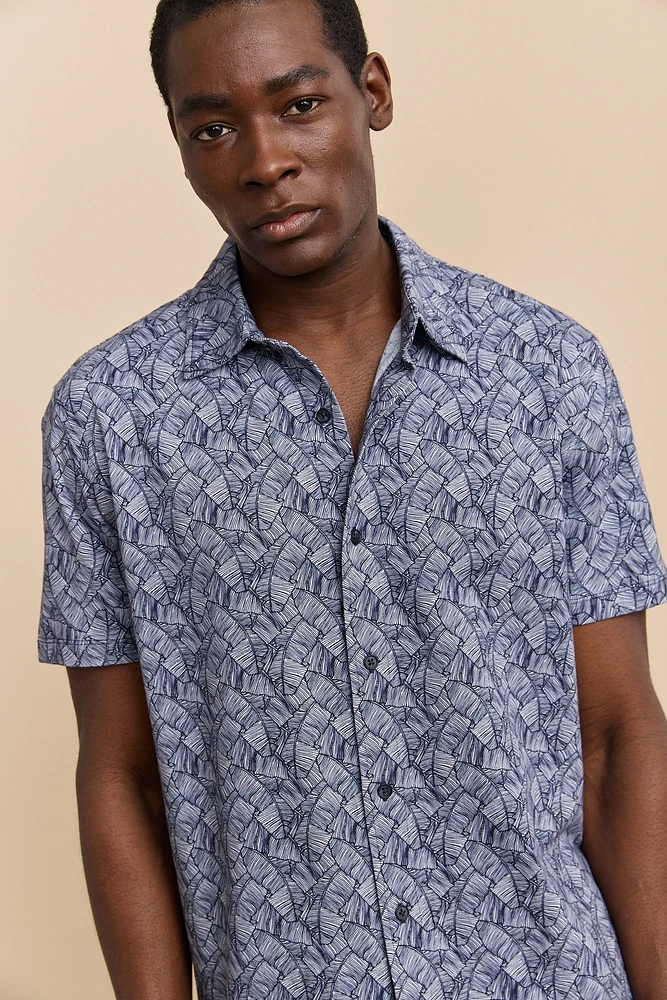 Chemise à imprimé de feuillage tropical