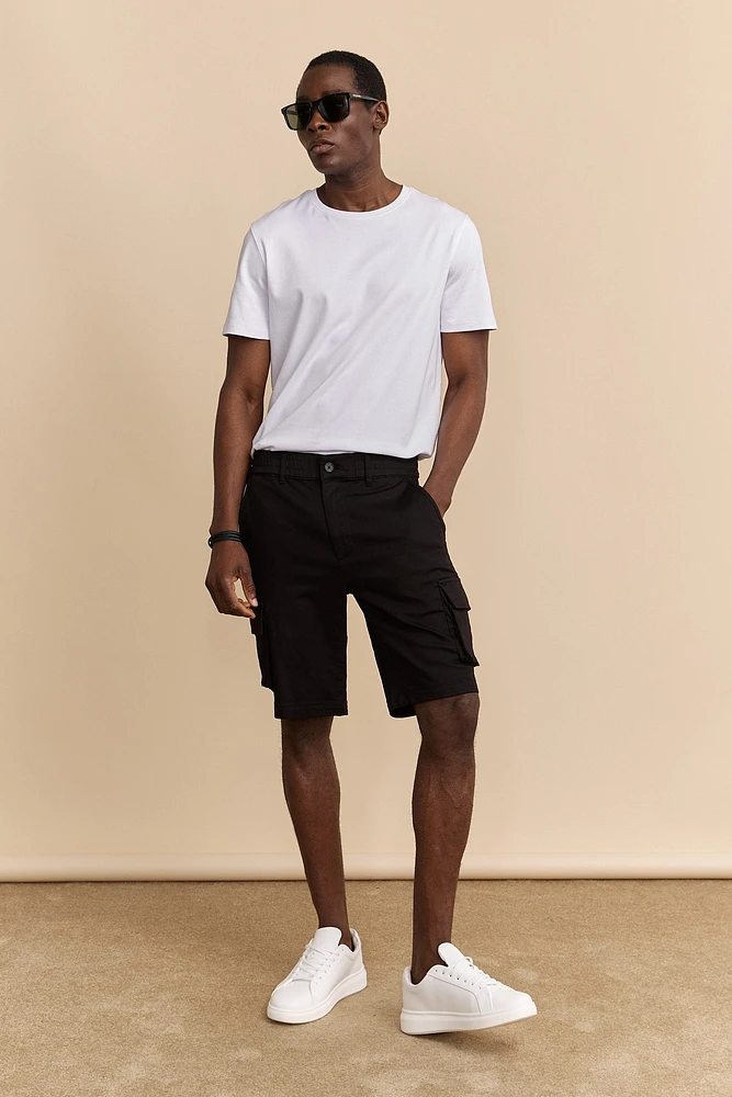Cargo shorts with pockets