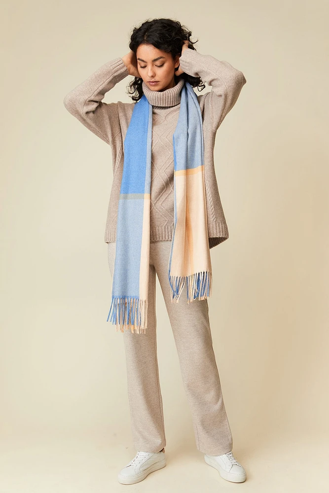 Check scarf with fringe