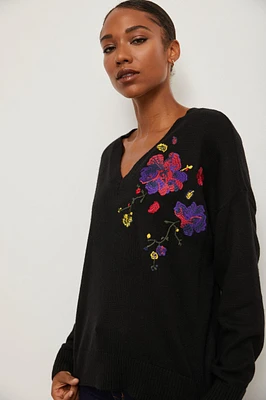 V neck sweater with floral embroidery