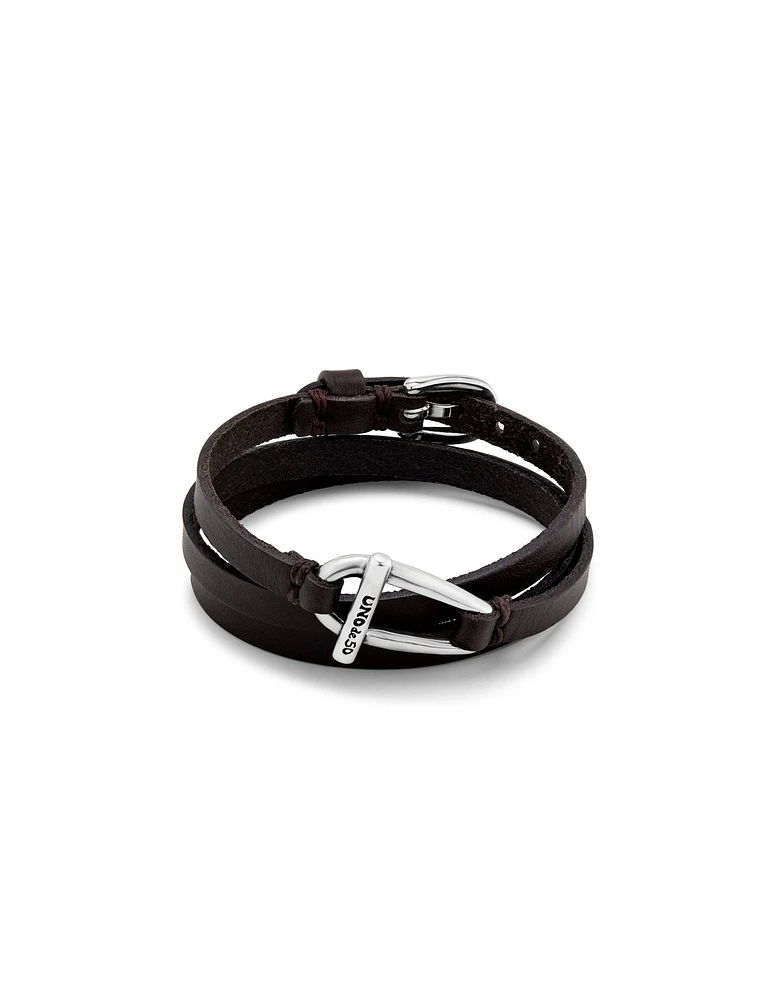 Leather bracelet with a small central link