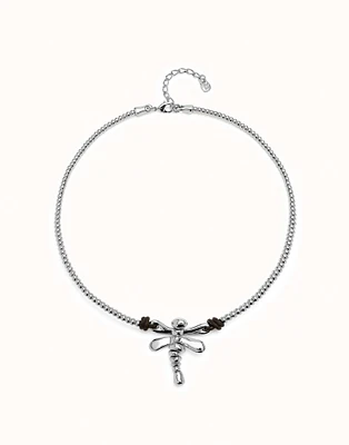 Short pendant necklace with dragonfly