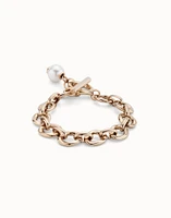 Large link chain bracelet with a pearl