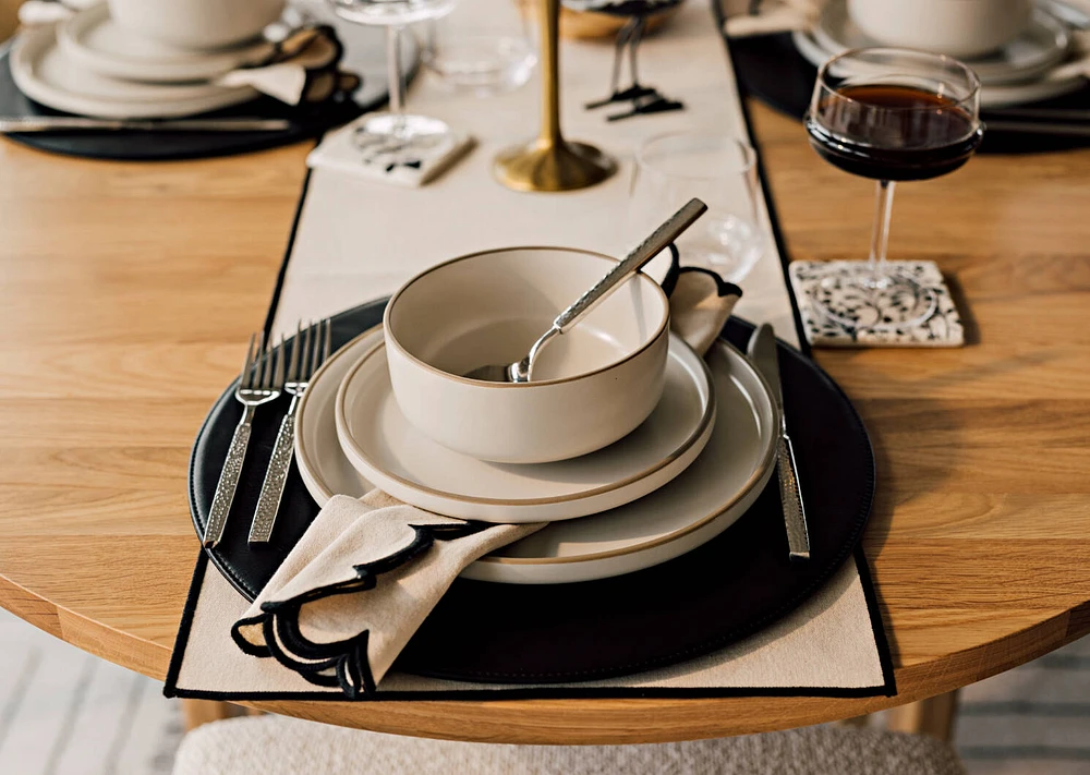 Tenly Round Placemat Black