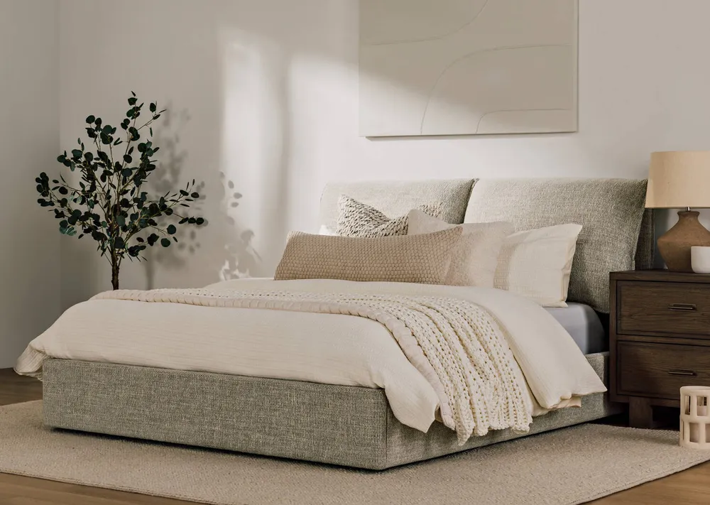 Brandt Bed -Lottie Dove