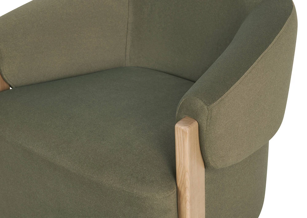 Alicent Swivel Armchair -Vaughn Forest