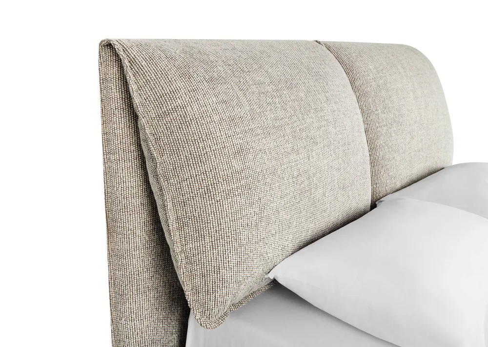Brandt Bed -Lottie Dove