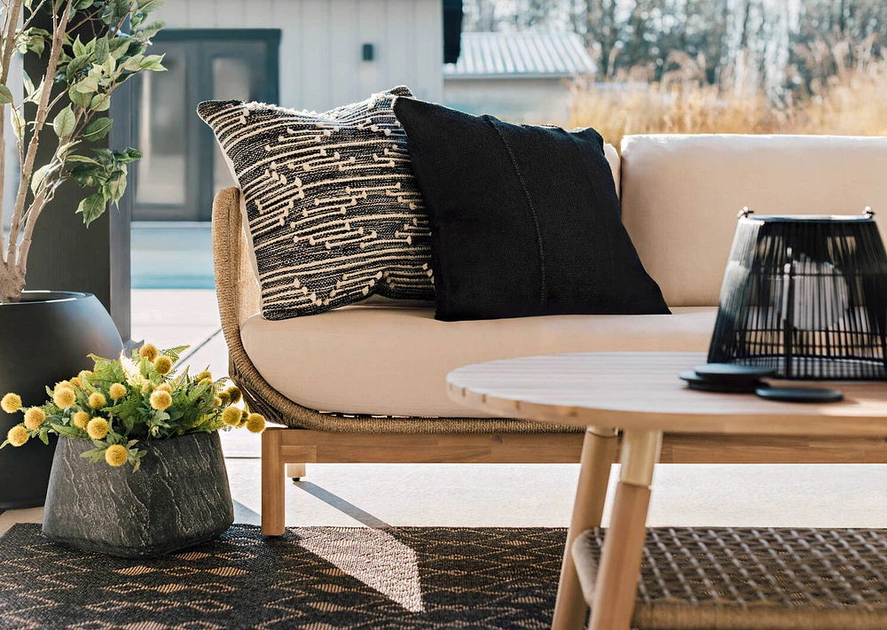 Peyto Outdoor Pillow 21x21 Black