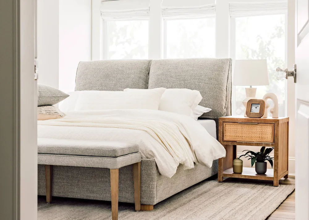 Brandt Bed -Lottie Dove