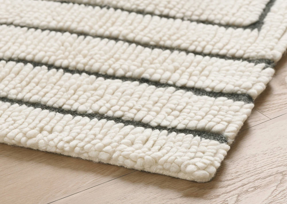 Rohe Wool Rug 108x144 Ivory/Black