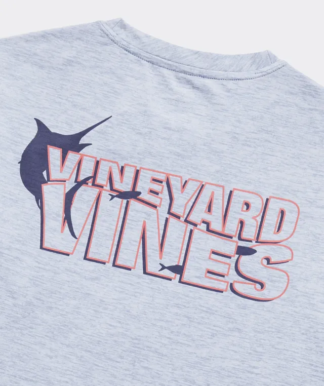 https://cdn.mall.adeptmind.ai/https%3A%2F%2Fwww.vineyardvines.com%2Fdw%2Fimage%2Fv2%2FAAHW_PRD%2Fon%2Fdemandware.static%2F-%2FSites-vineyardvines-master%2Fdefault%2Fdwc8d1be99%2Fimages%2F2022%2F3V012649_A052_LD_0767_D2.jpg_640x.webp