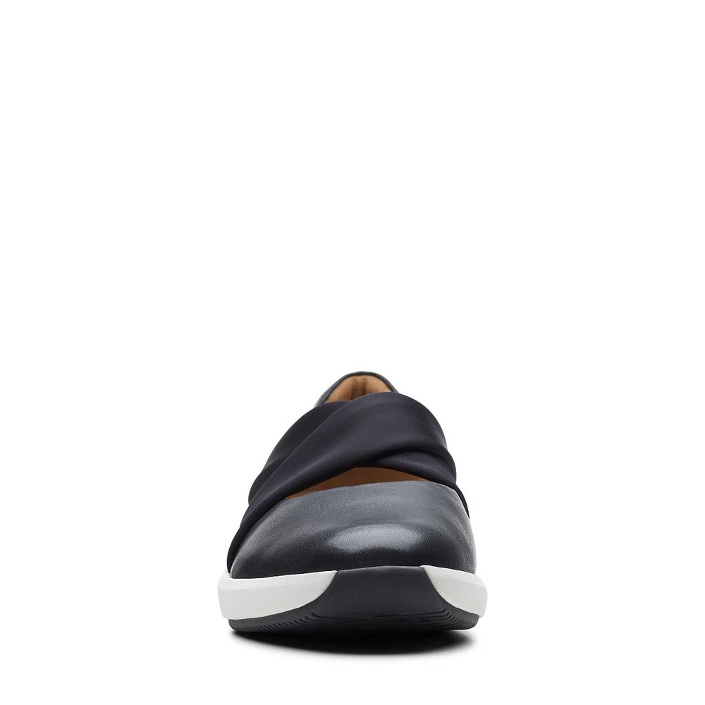 Un Rio Cross Black Leather Slip-On Sneaker