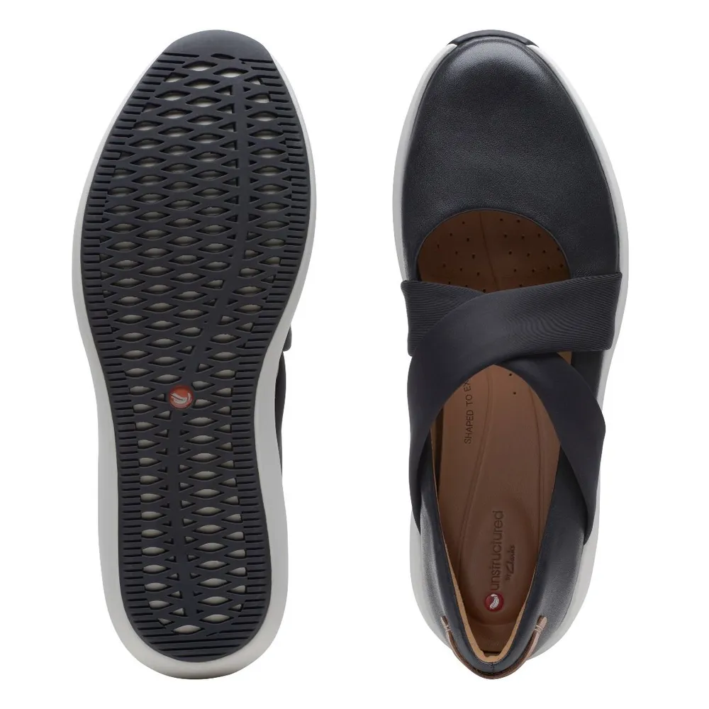 Un Rio Cross Black Leather Slip-On Sneaker