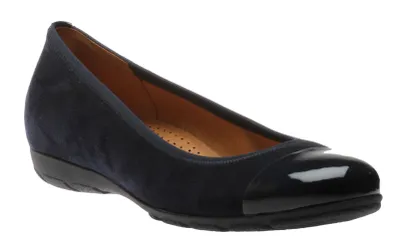 54.161.46 Navy Ballet Flat