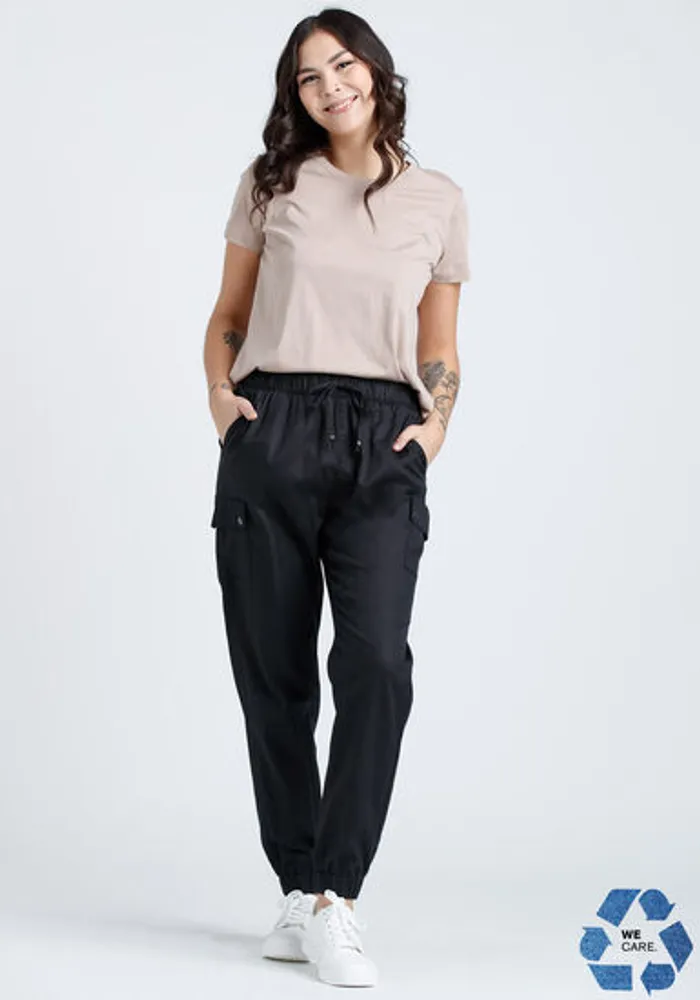 Women's Cargo Pocket Jogger