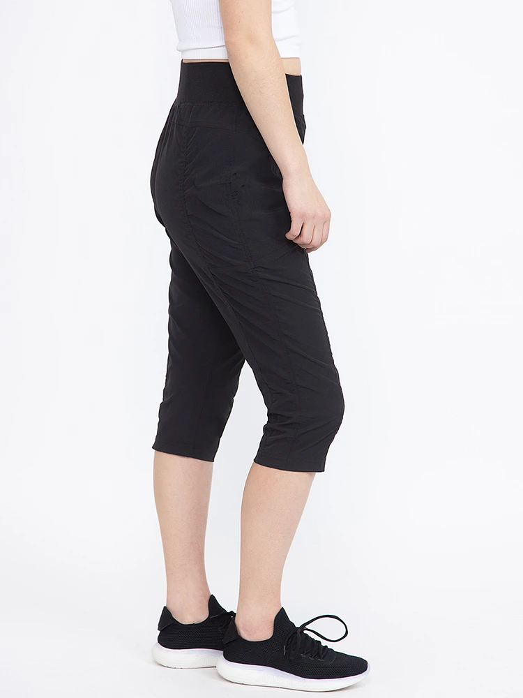 Women's Ruched Hybrid Capri