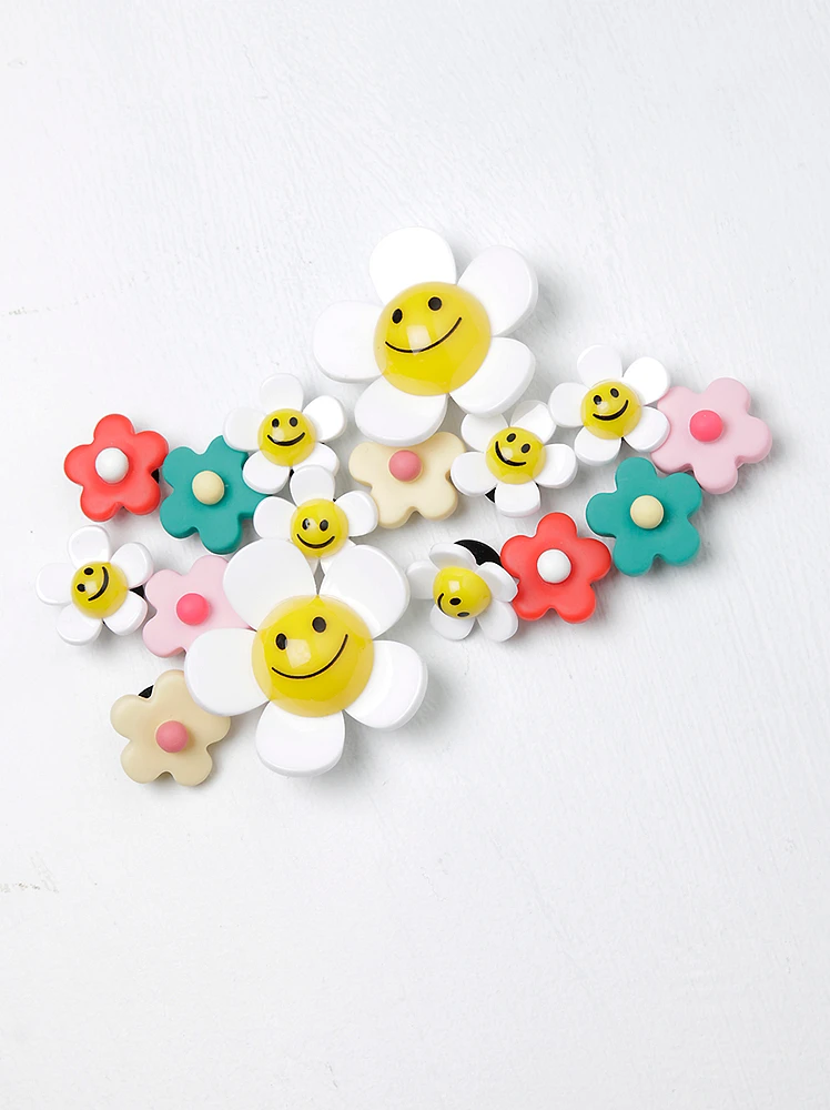 16 pack Happy Daisies Shoe Charms