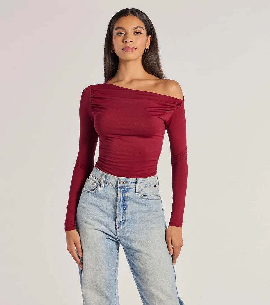 Chic Showstopper Off-The-Shoulder Top